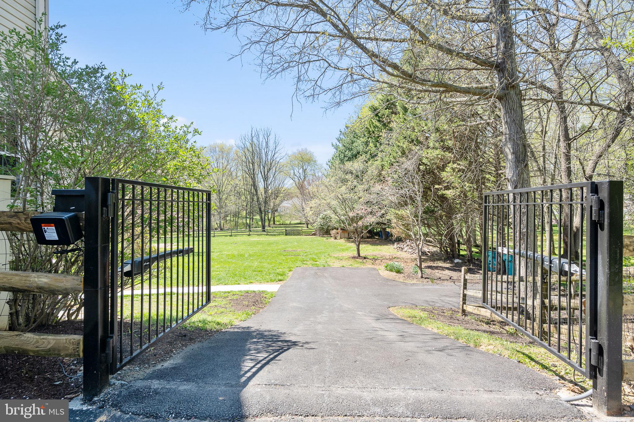 BELLE CHASE - Residential