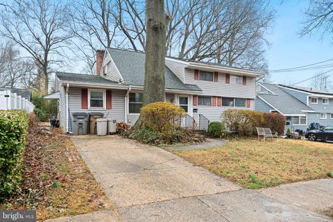 Photo of 1612 Marshall Avenue, ROCKVILLE, MD 20851 (MLS # MDMC2219496)