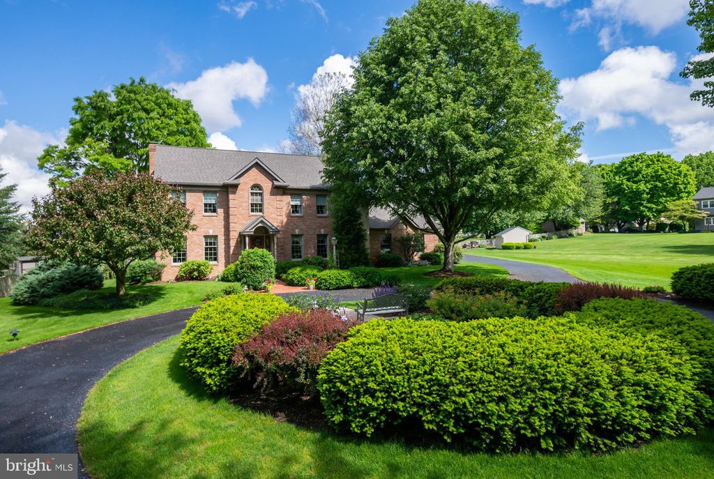 Photo of 622 Woodcrest Avenue, Lititz, PA 17543 (MLS # PALA2050820)