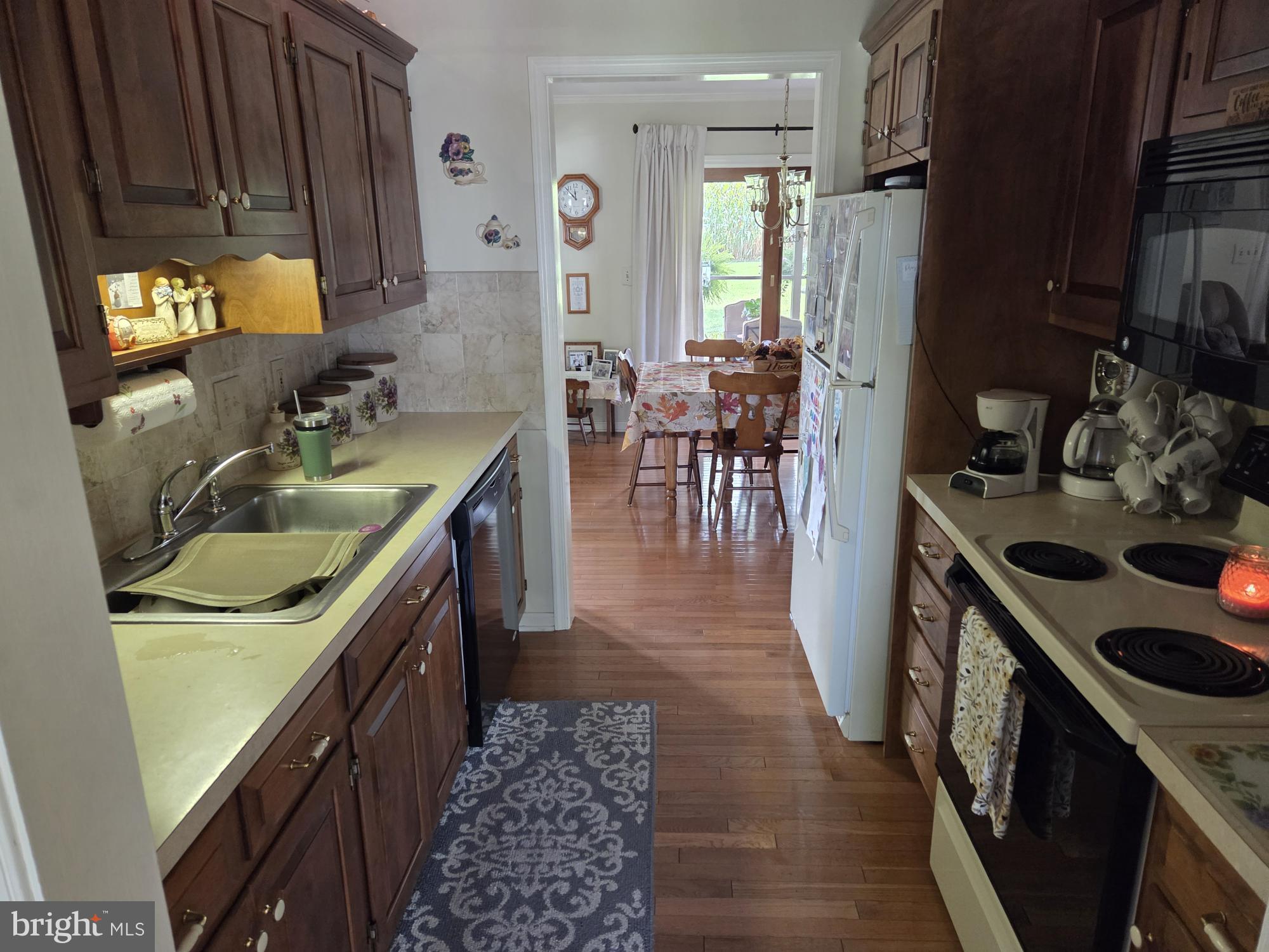 SUNSET VILLAGE - Residential