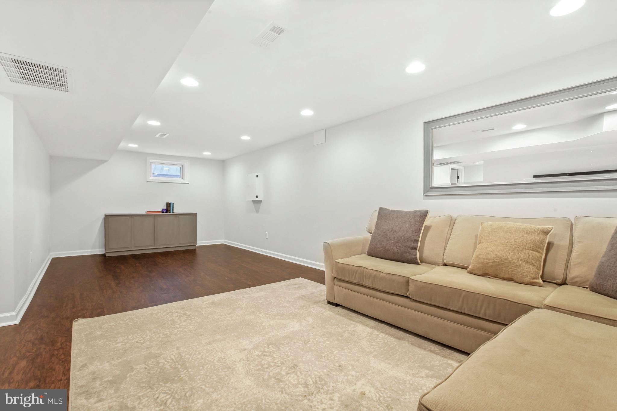 HOMEWOOD - Residential