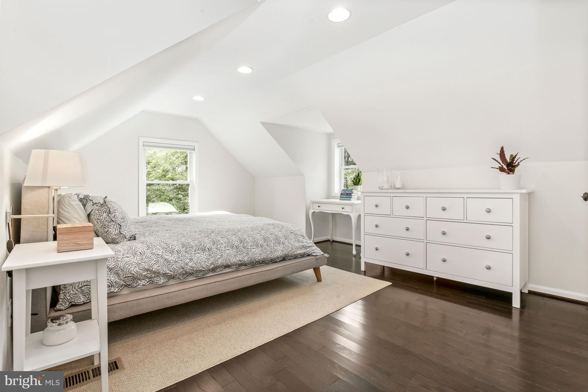 HOMEWOOD - Residential