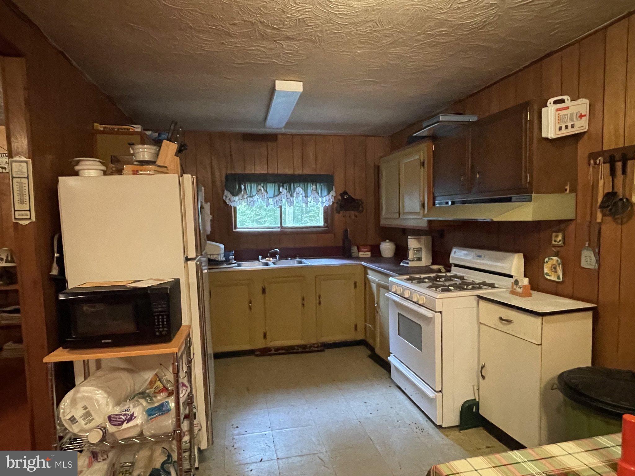 124 COUNTRY LANE