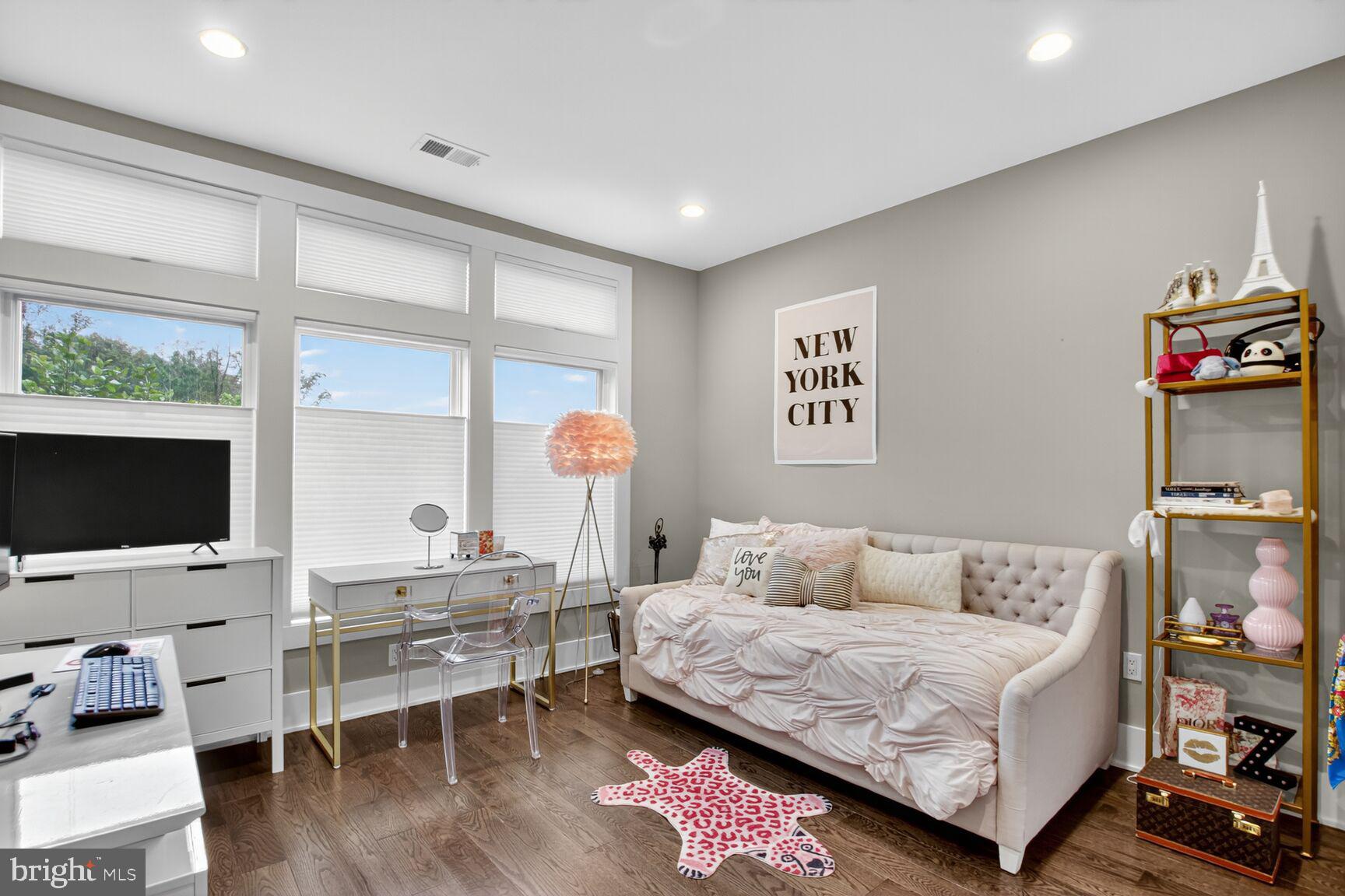 GROSVENOR HEIGHTS - Residential