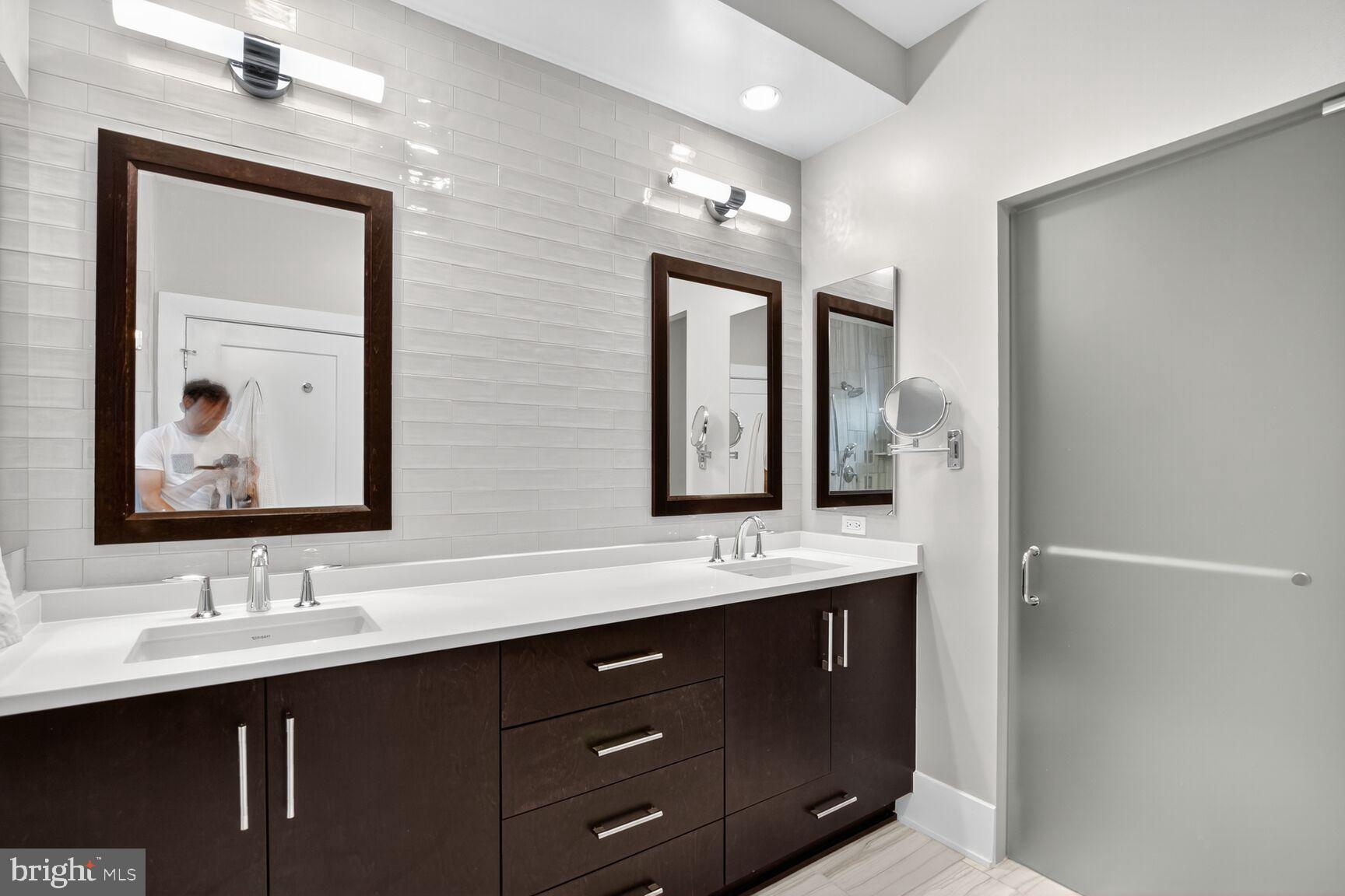 GROSVENOR HEIGHTS - Residential