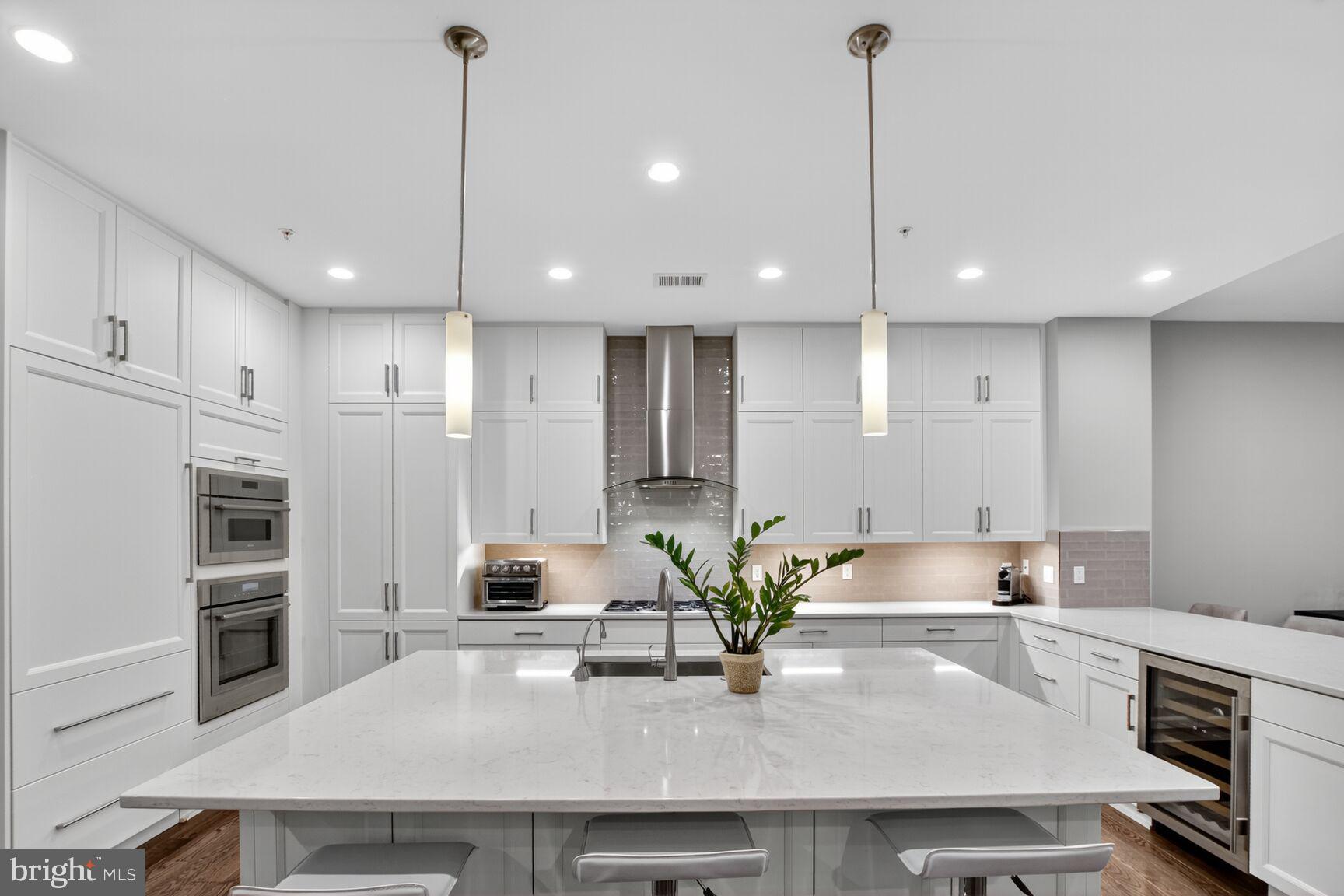 GROSVENOR HEIGHTS - Residential