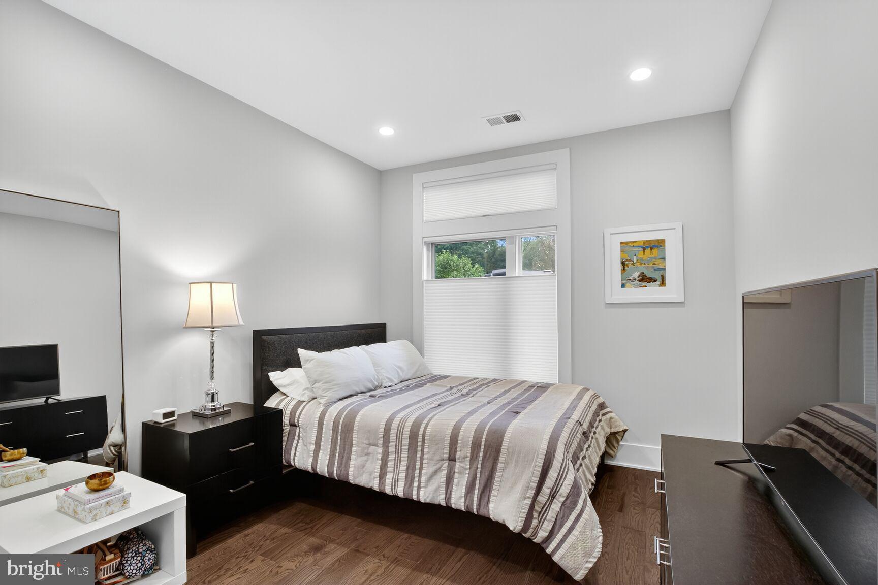 GROSVENOR HEIGHTS - Residential