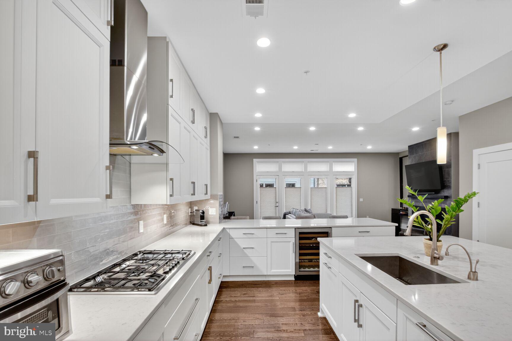 GROSVENOR HEIGHTS - Residential