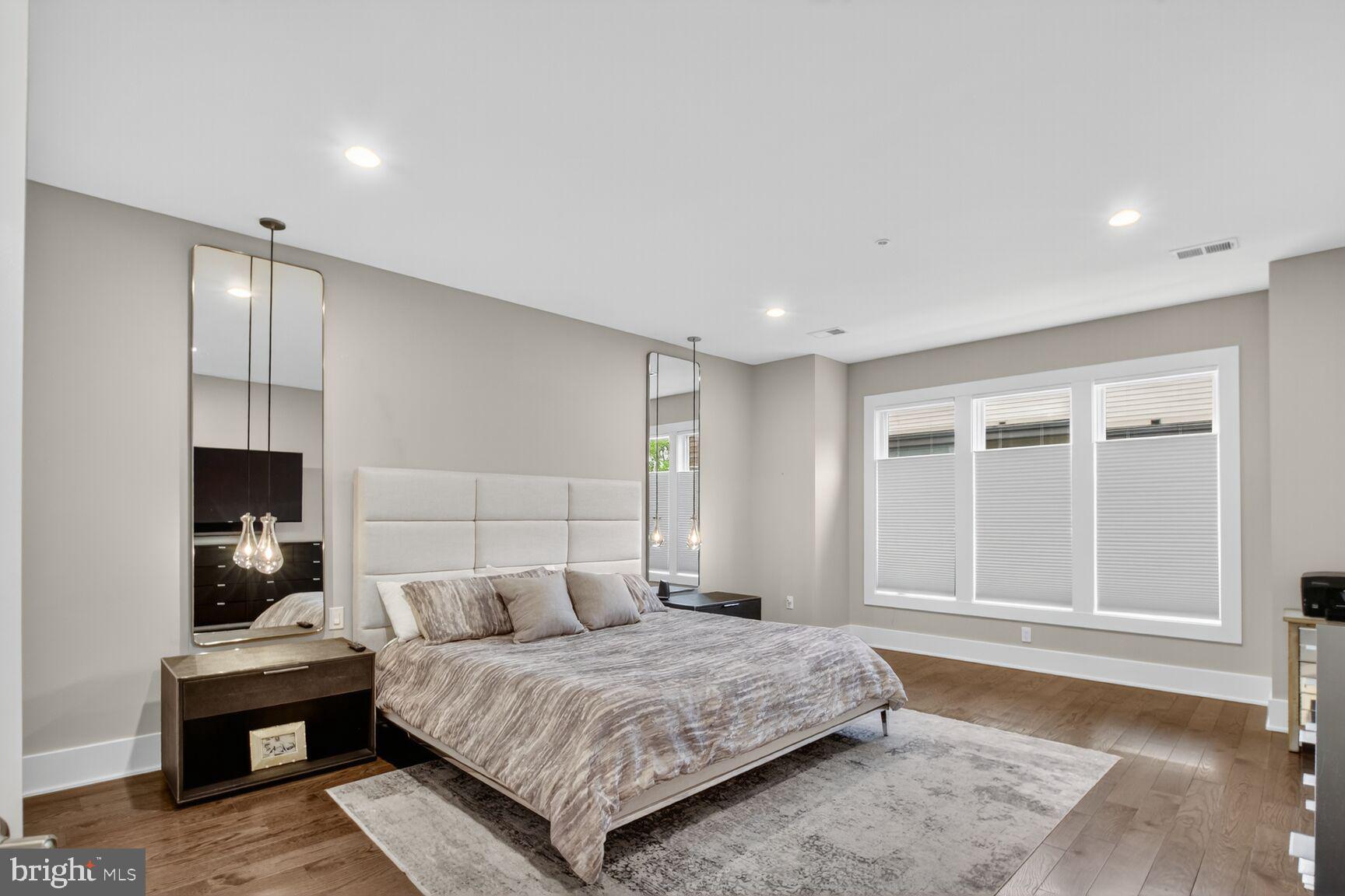 GROSVENOR HEIGHTS - Residential