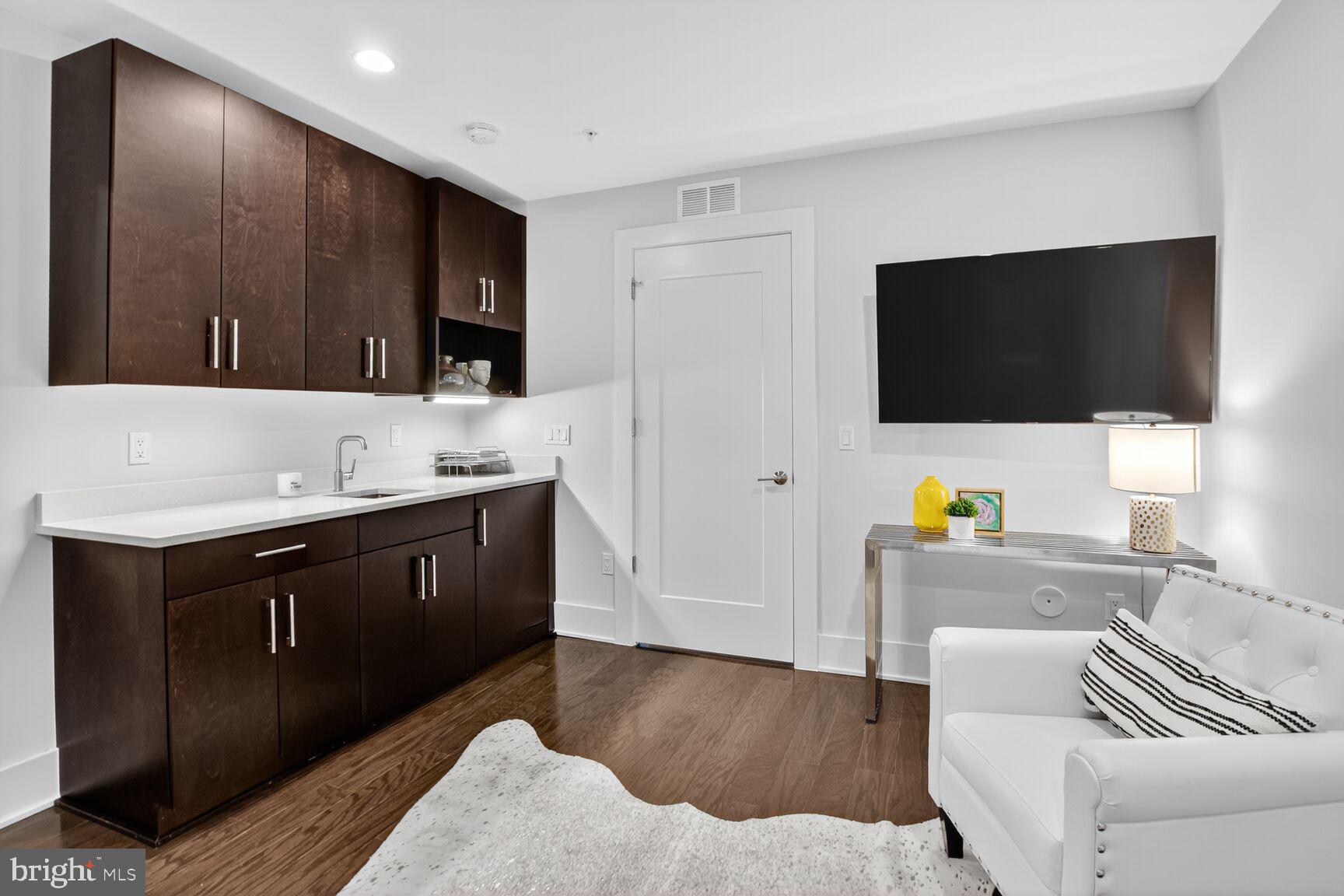 GROSVENOR HEIGHTS - Residential