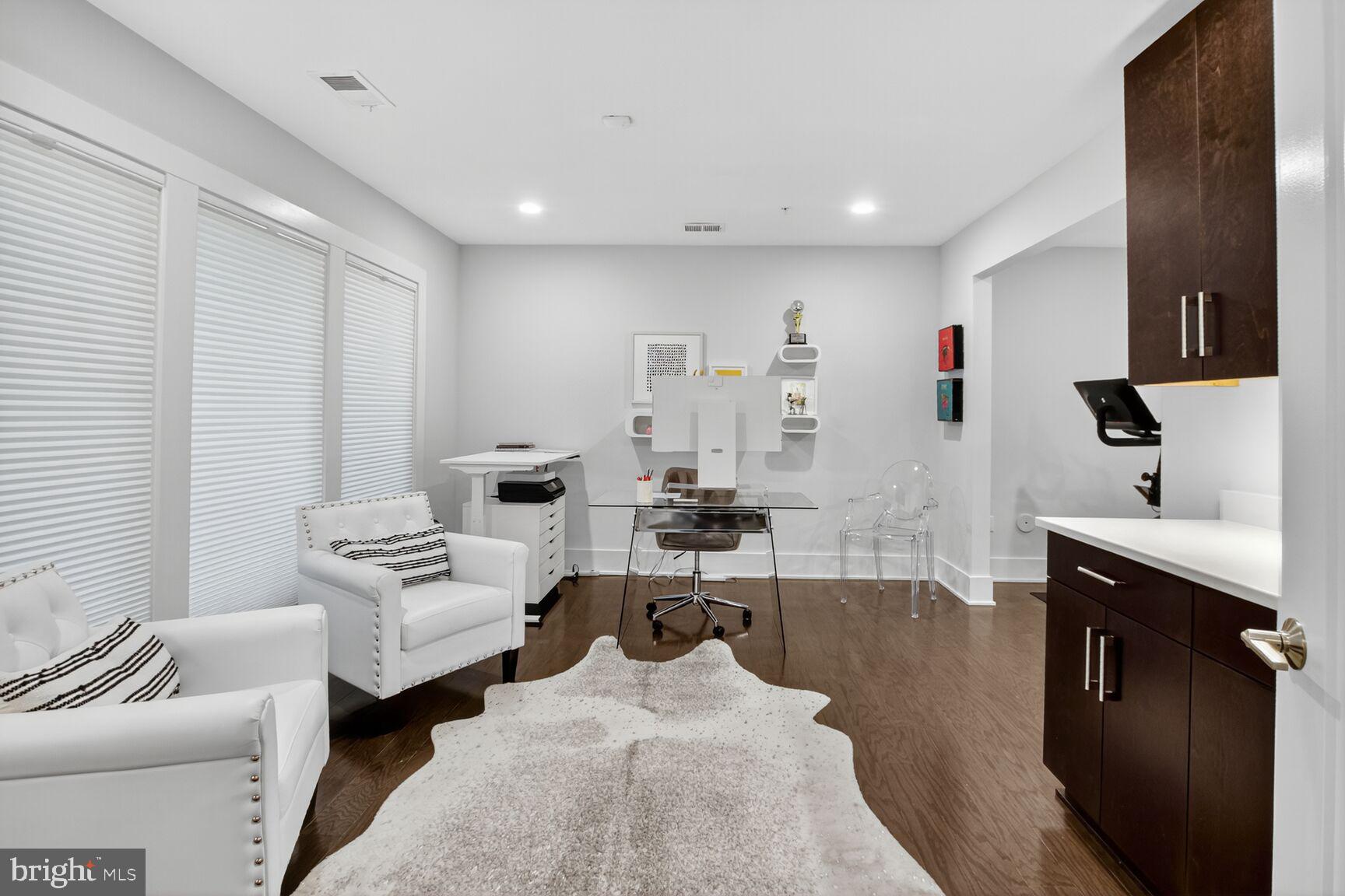 GROSVENOR HEIGHTS - Residential