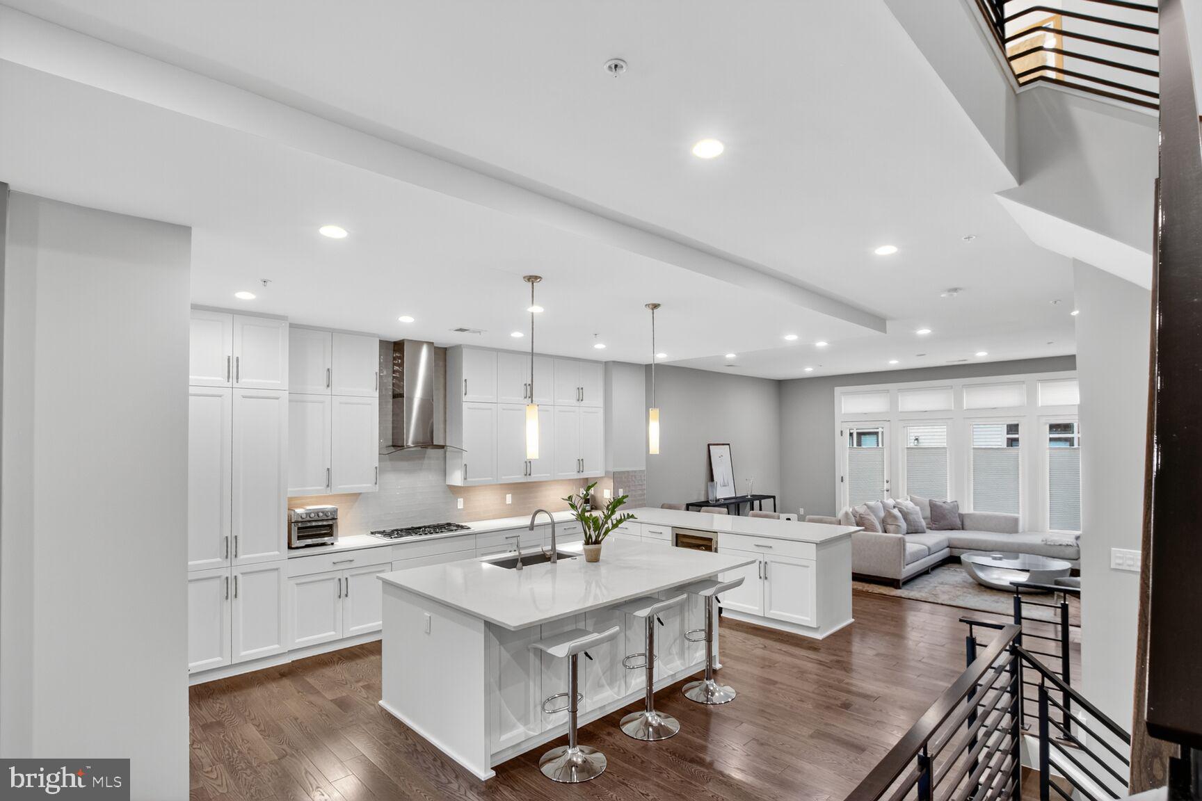 GROSVENOR HEIGHTS - Residential