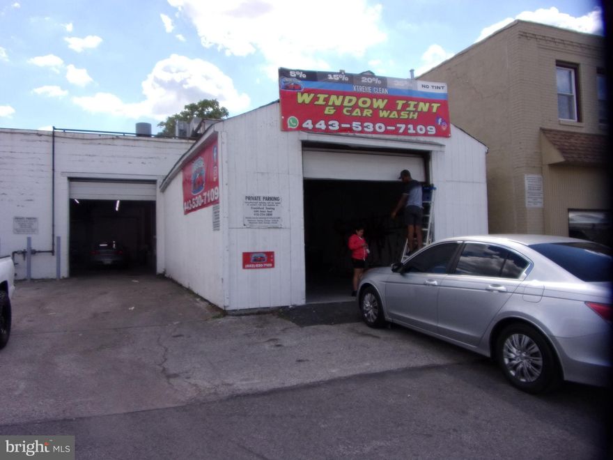 Price Reduced 50K price Reduction!!Call listing agent for more details and showings, Currently rented, month-to month. EXCELLENT location.  309 Eastern BLVD deal  $300,000 AS IS and save $$$ or buy one or the other... 309 currently used as an auto body and paint, CLEAN ENVIRONMENTAL STUDY!!! Rent is $3000 per month. THIRD PARTY APPROVAL> SHORT SALE>