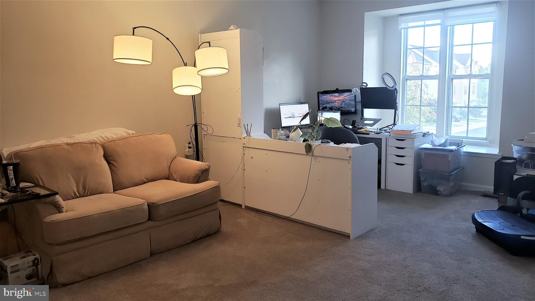 FARMINGTON VILLAGE - Residential Lease