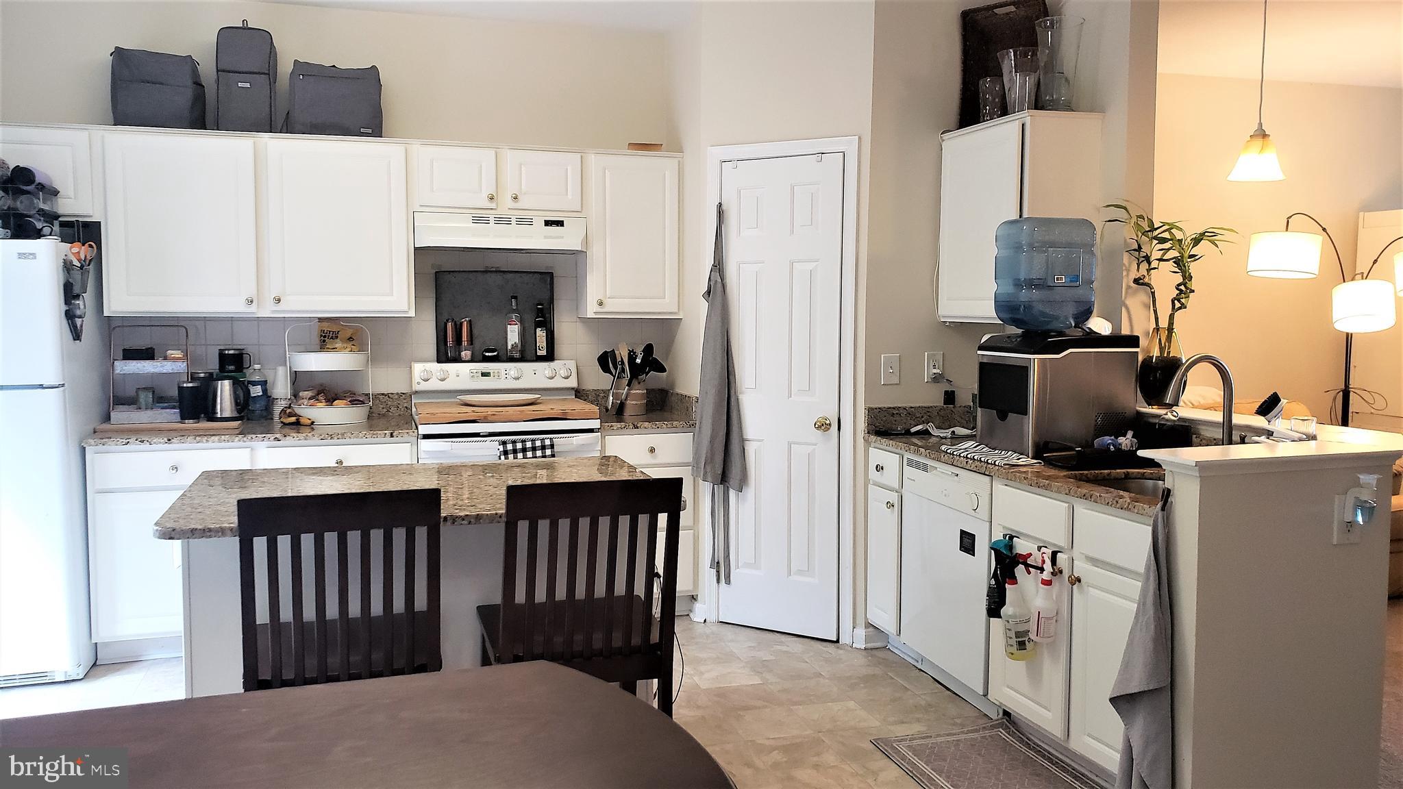 FARMINGTON VILLAGE - Residential Lease