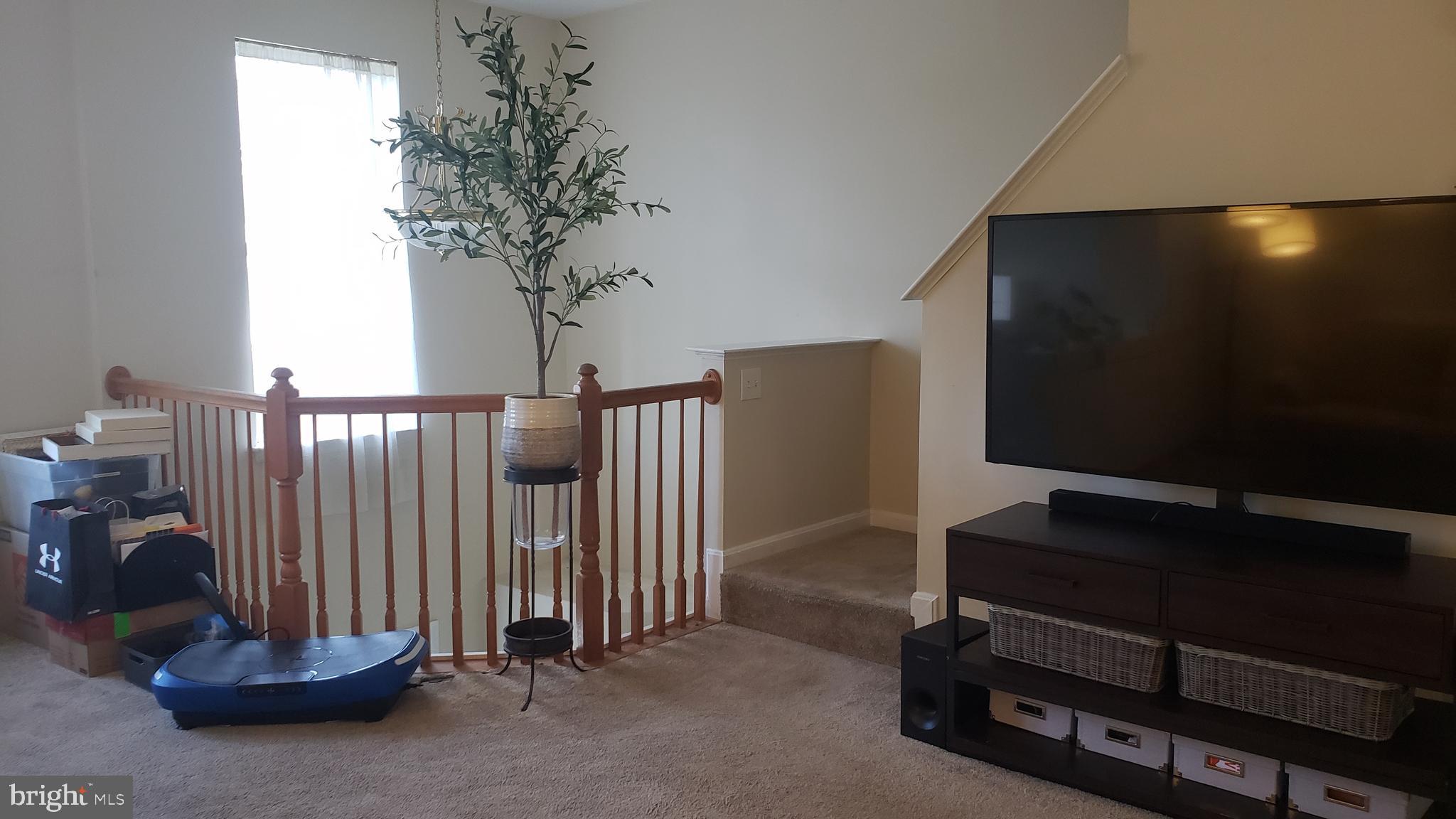 FARMINGTON VILLAGE - Residential Lease