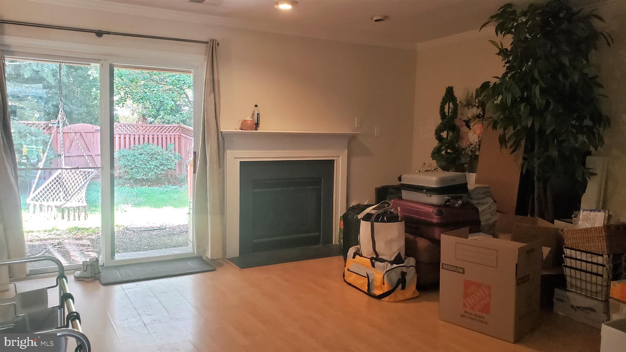 FARMINGTON VILLAGE - Residential Lease