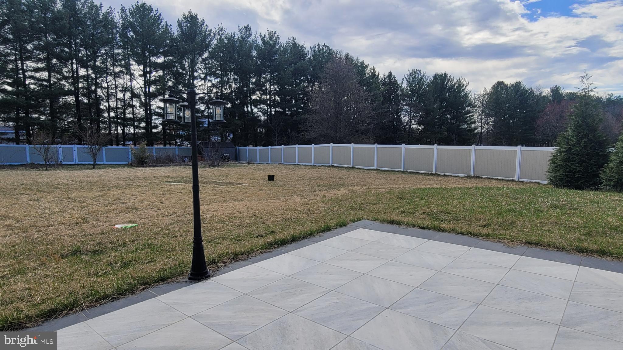 2042 DROVERS LANE