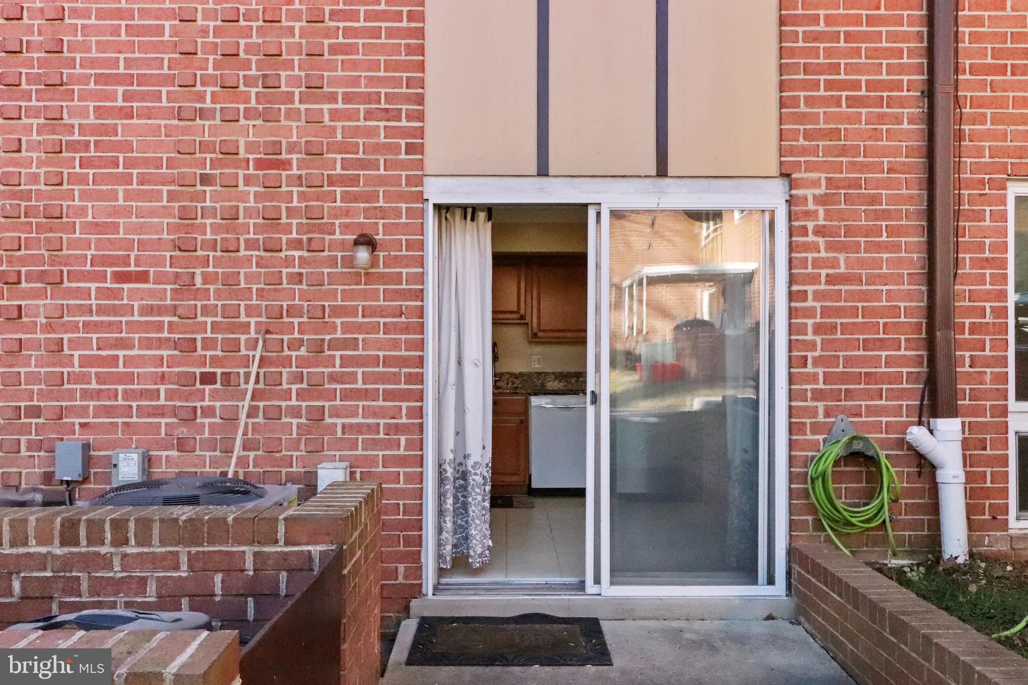 MOSBY WOODS TH CONDOS - Residential