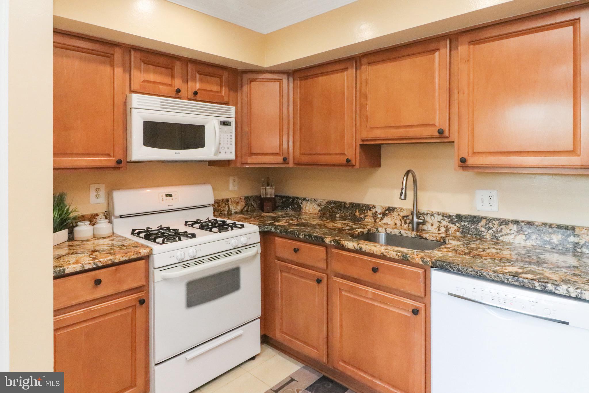 MOSBY WOODS TH CONDOS - Residential