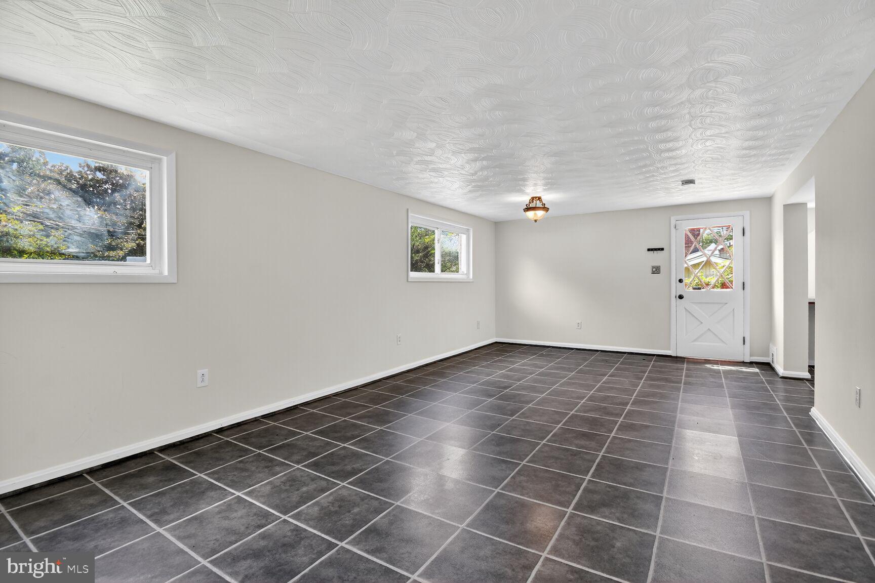 COLLEGE PARK ESTATES - Residential