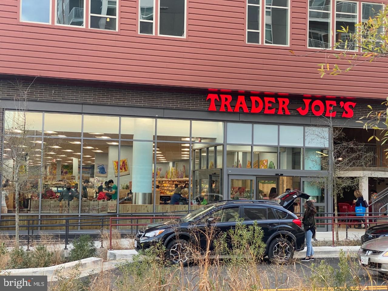 COLLEGE PARK ESTATES - Residential