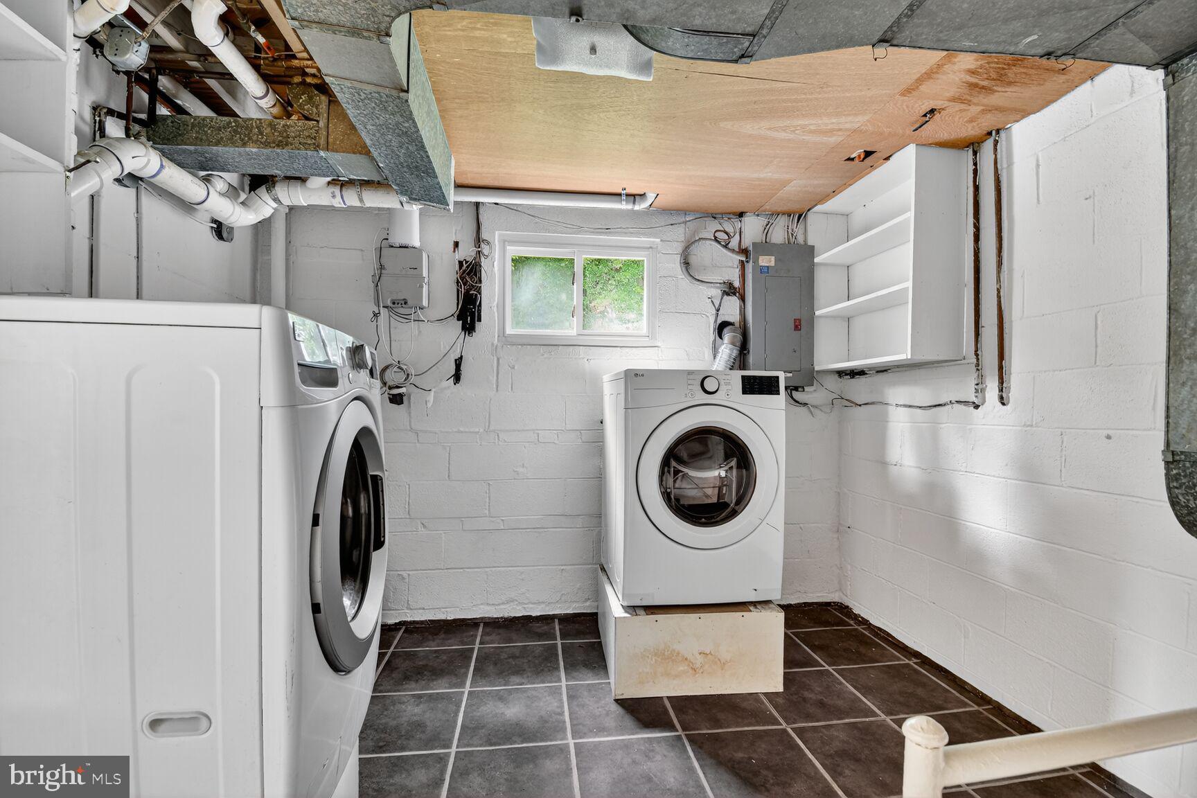 COLLEGE PARK ESTATES - Residential