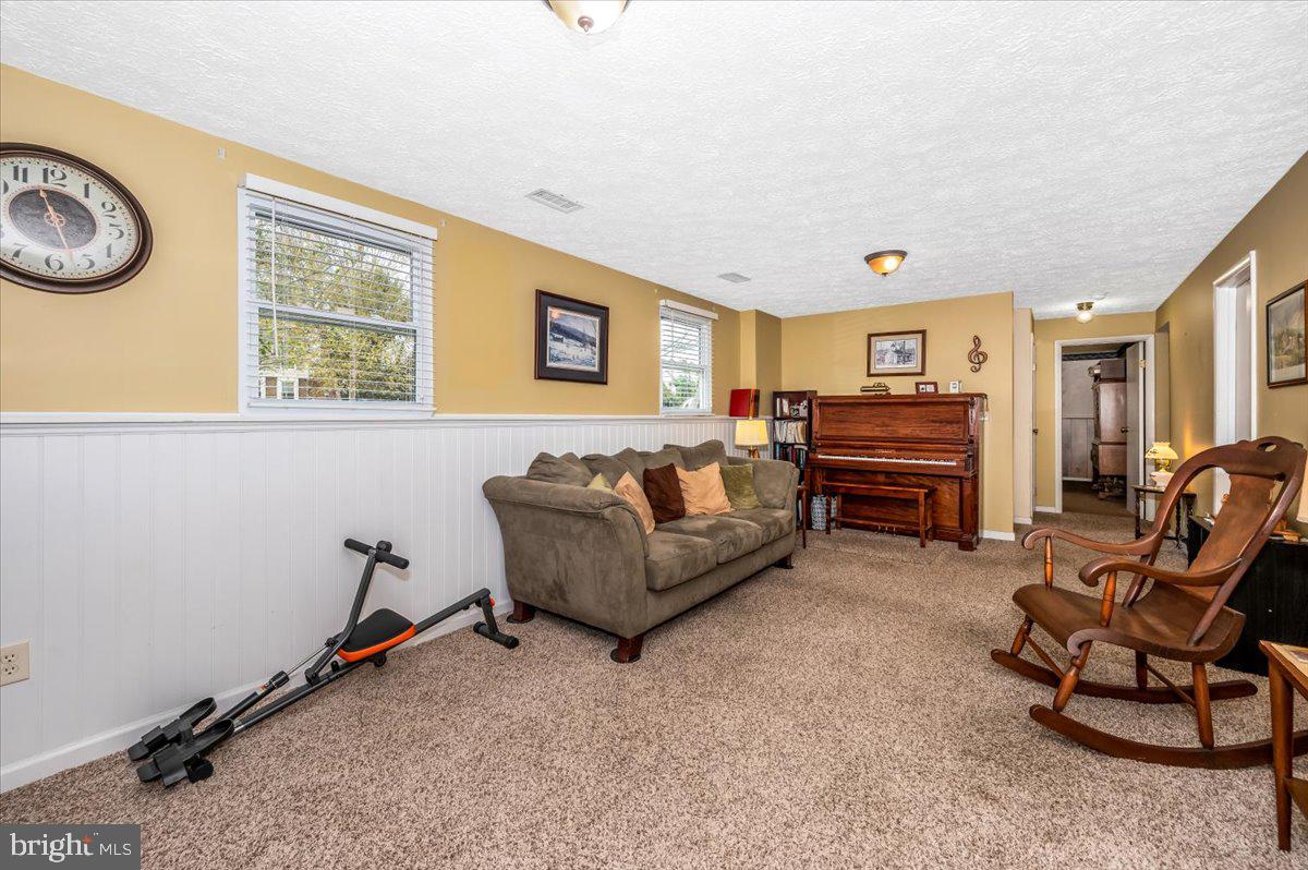 FOUNTAIN ROCK MANOR - Residential