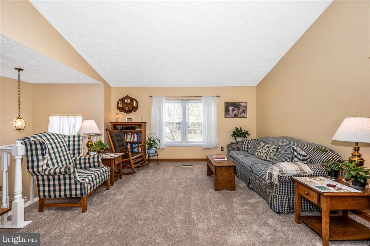 FOUNTAIN ROCK MANOR - Residential