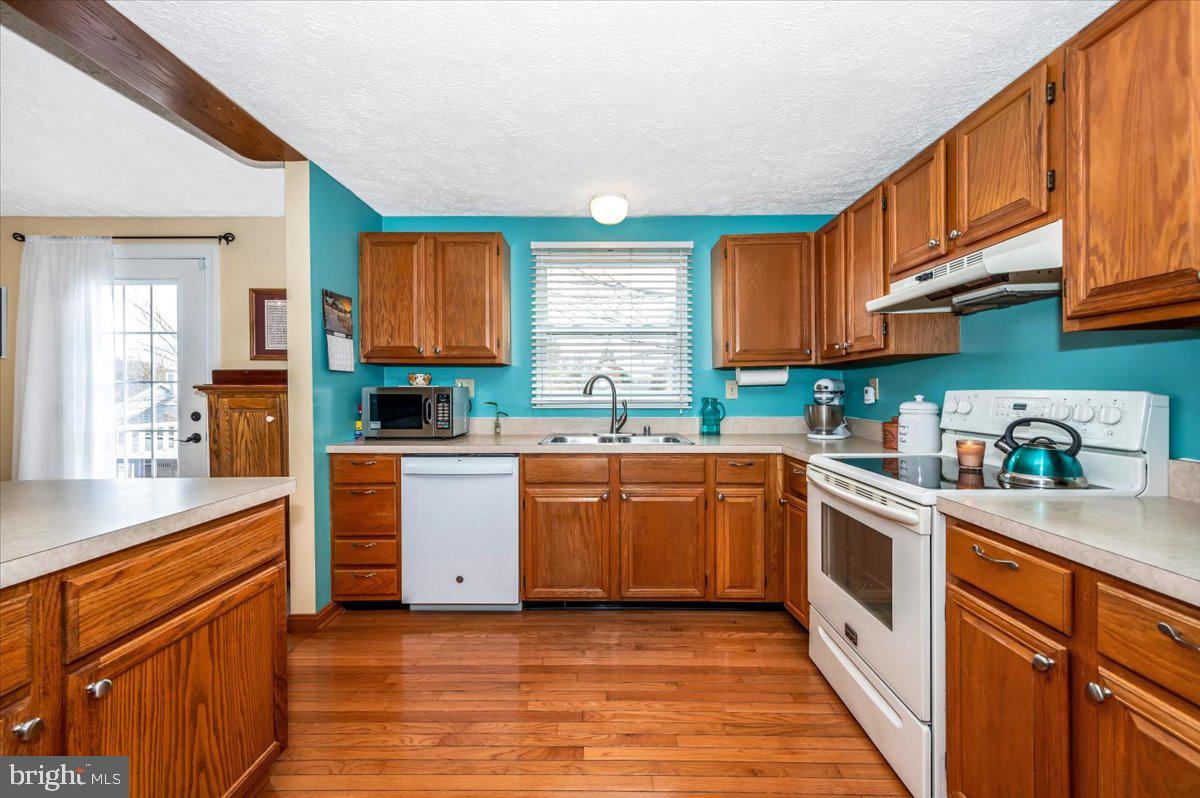 FOUNTAIN ROCK MANOR - Residential