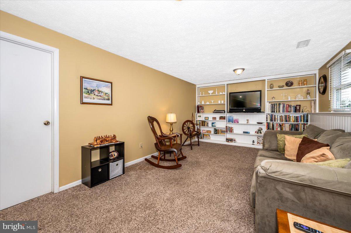 FOUNTAIN ROCK MANOR - Residential