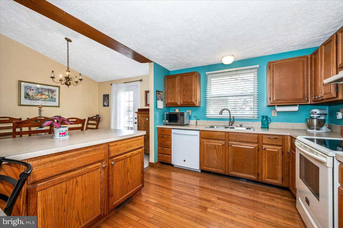 FOUNTAIN ROCK MANOR - Residential