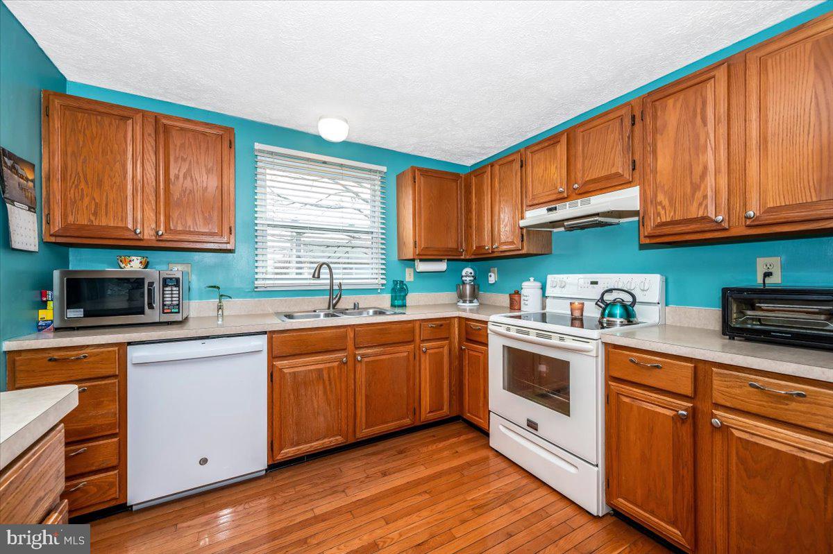 FOUNTAIN ROCK MANOR - Residential