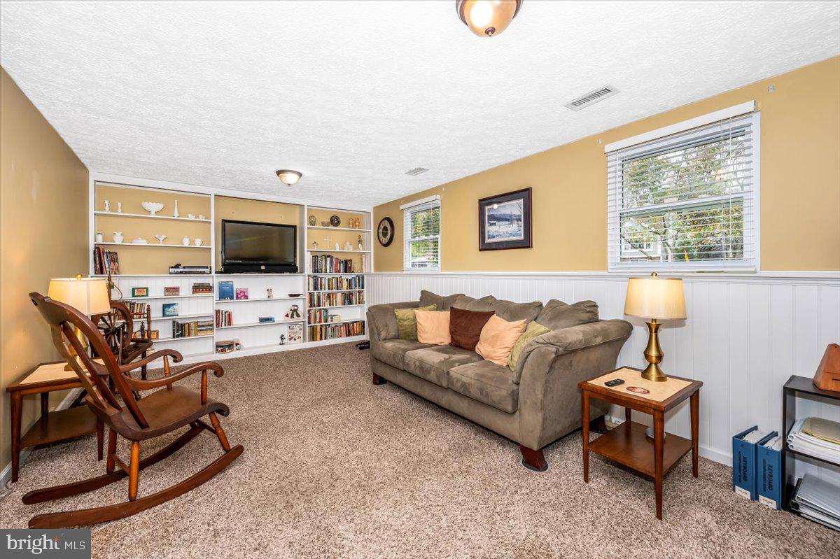 FOUNTAIN ROCK MANOR - Residential