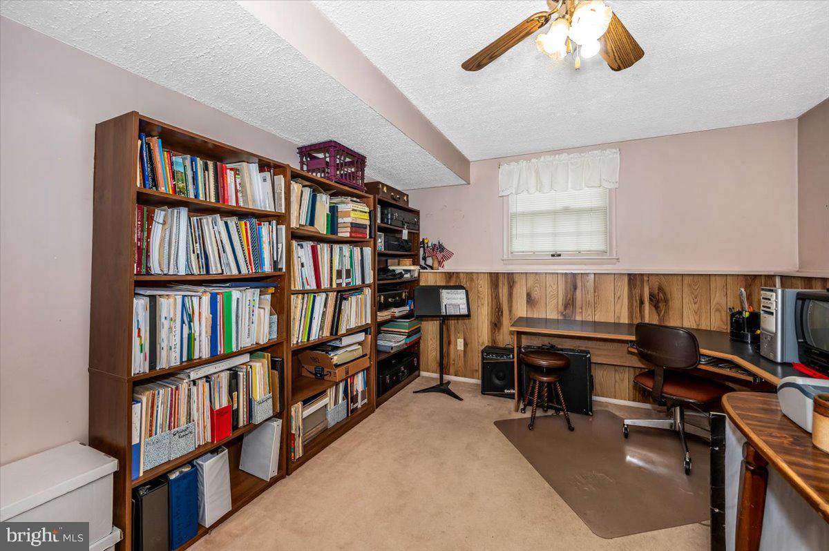 FOUNTAIN ROCK MANOR - Residential