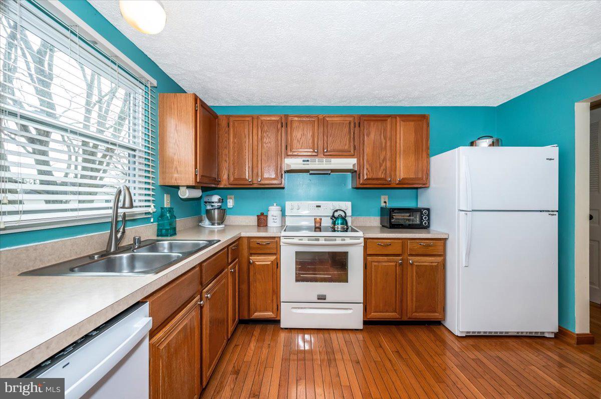 FOUNTAIN ROCK MANOR - Residential