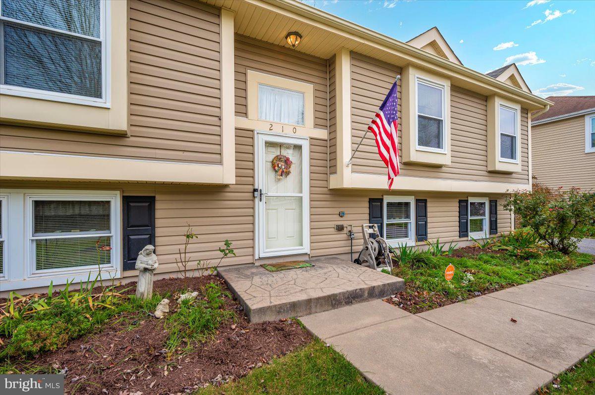 FOUNTAIN ROCK MANOR - Residential