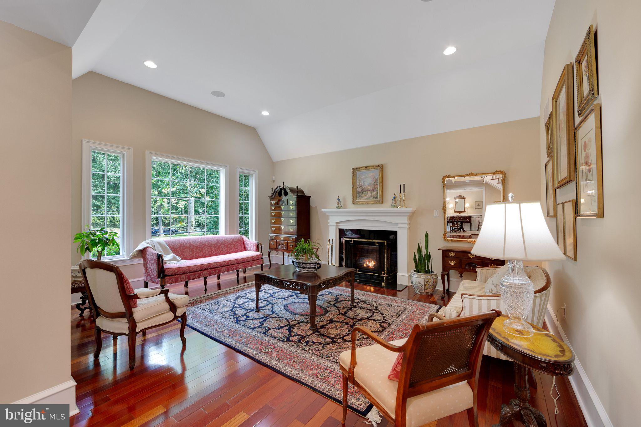 RADNOR HUNT - Residential