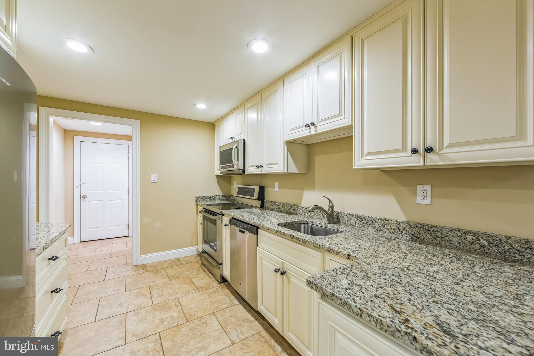 RADNOR HUNT - Residential