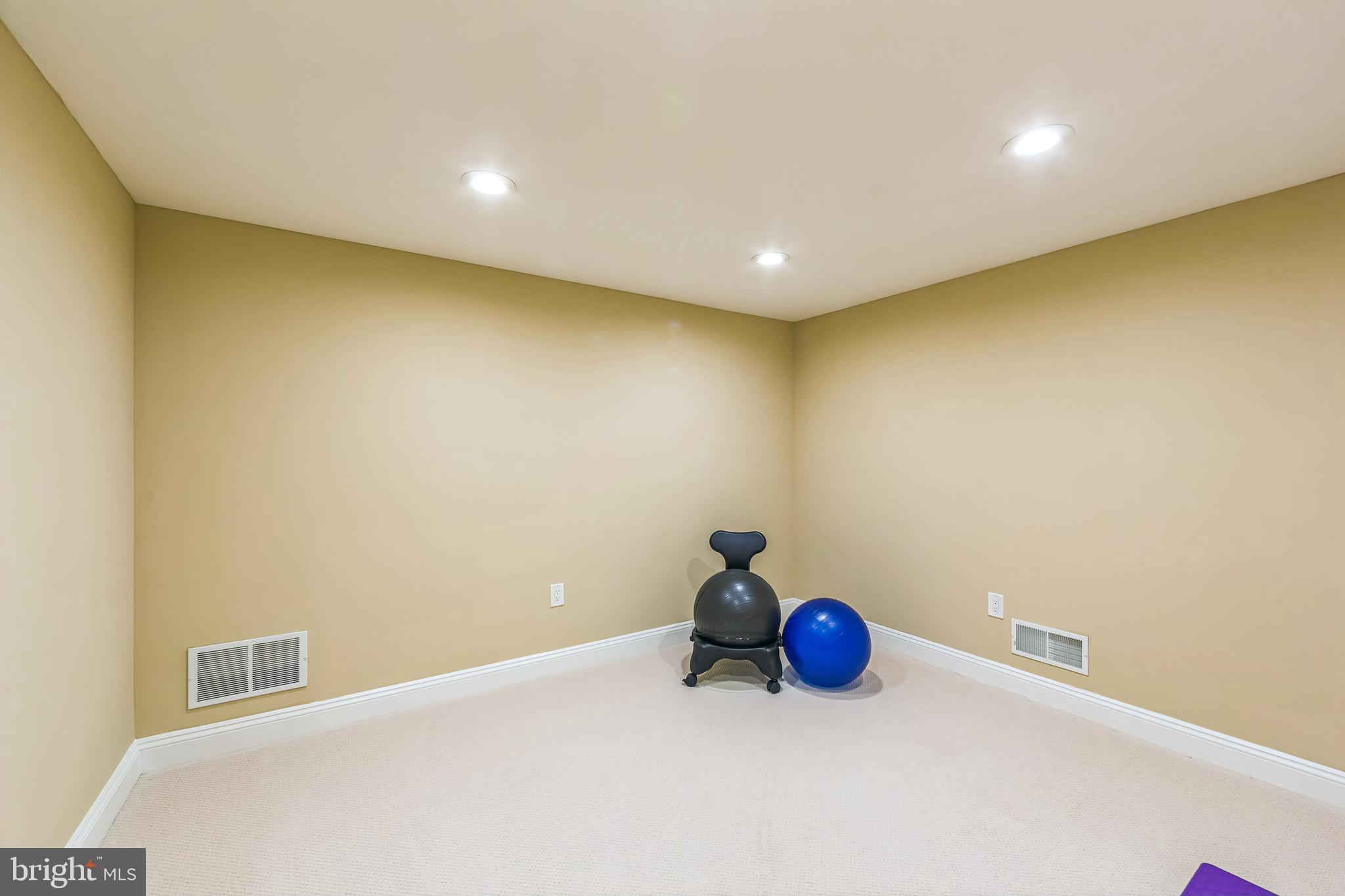 RADNOR HUNT - Residential