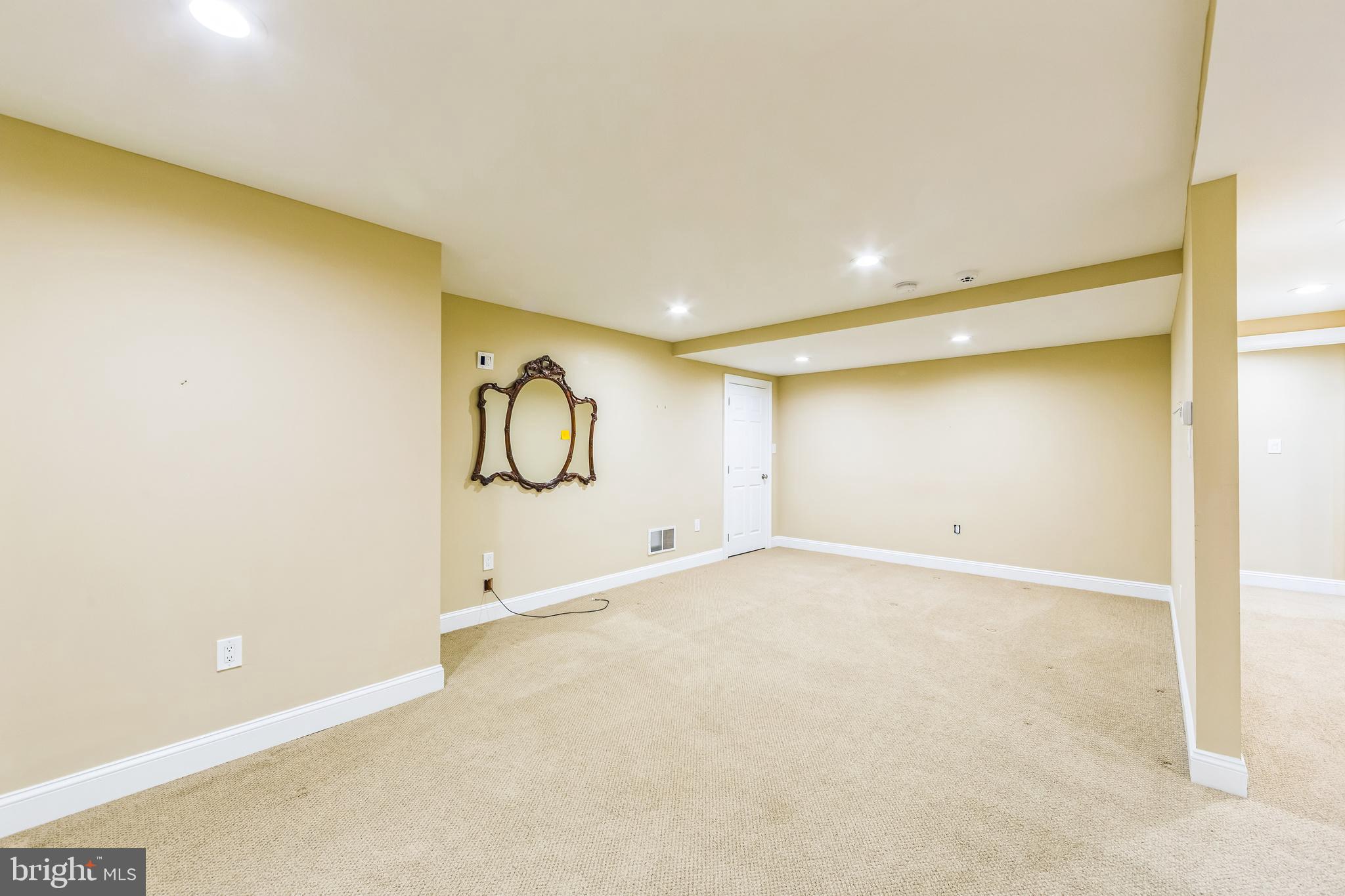 RADNOR HUNT - Residential