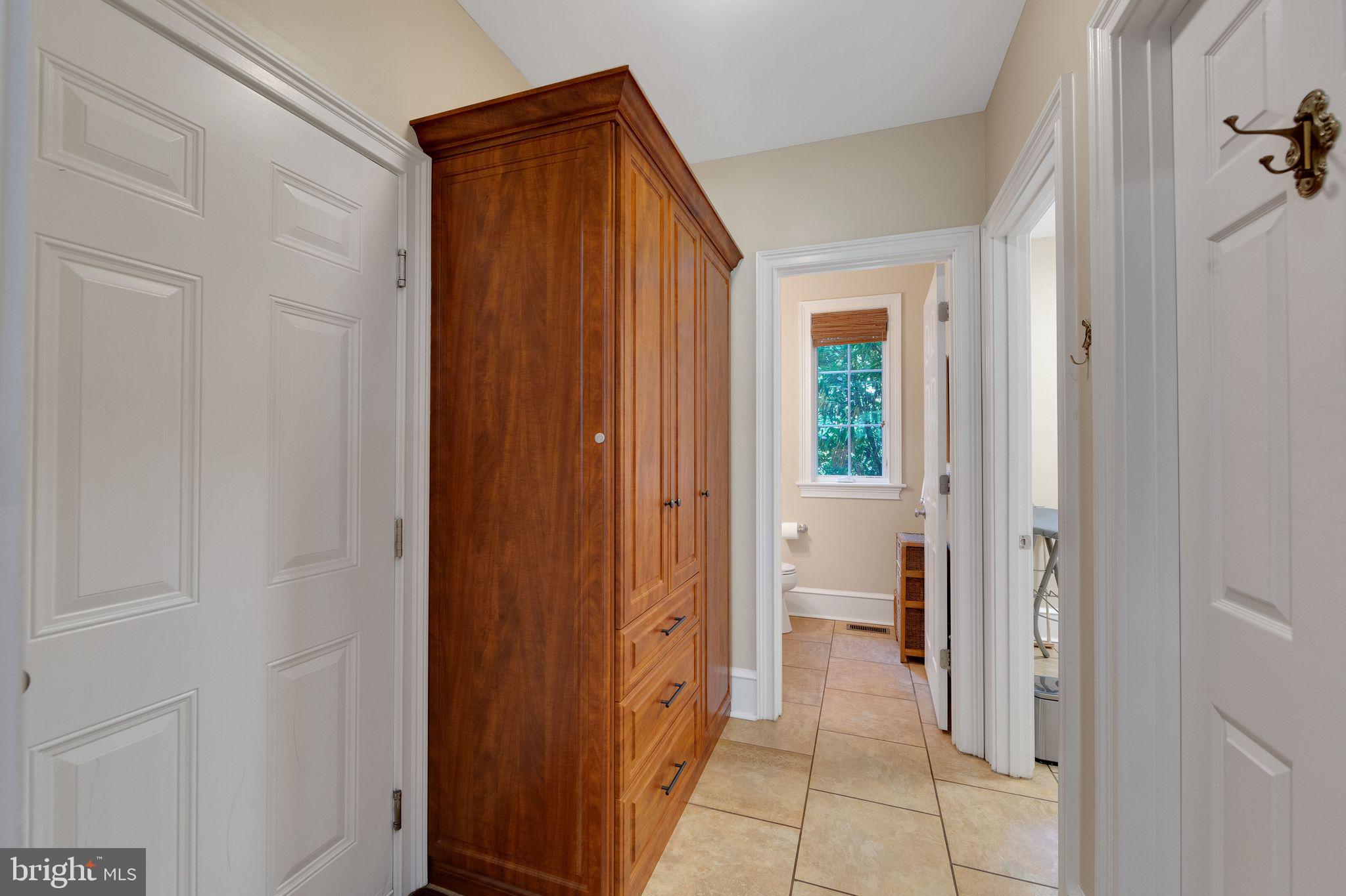 RADNOR HUNT - Residential