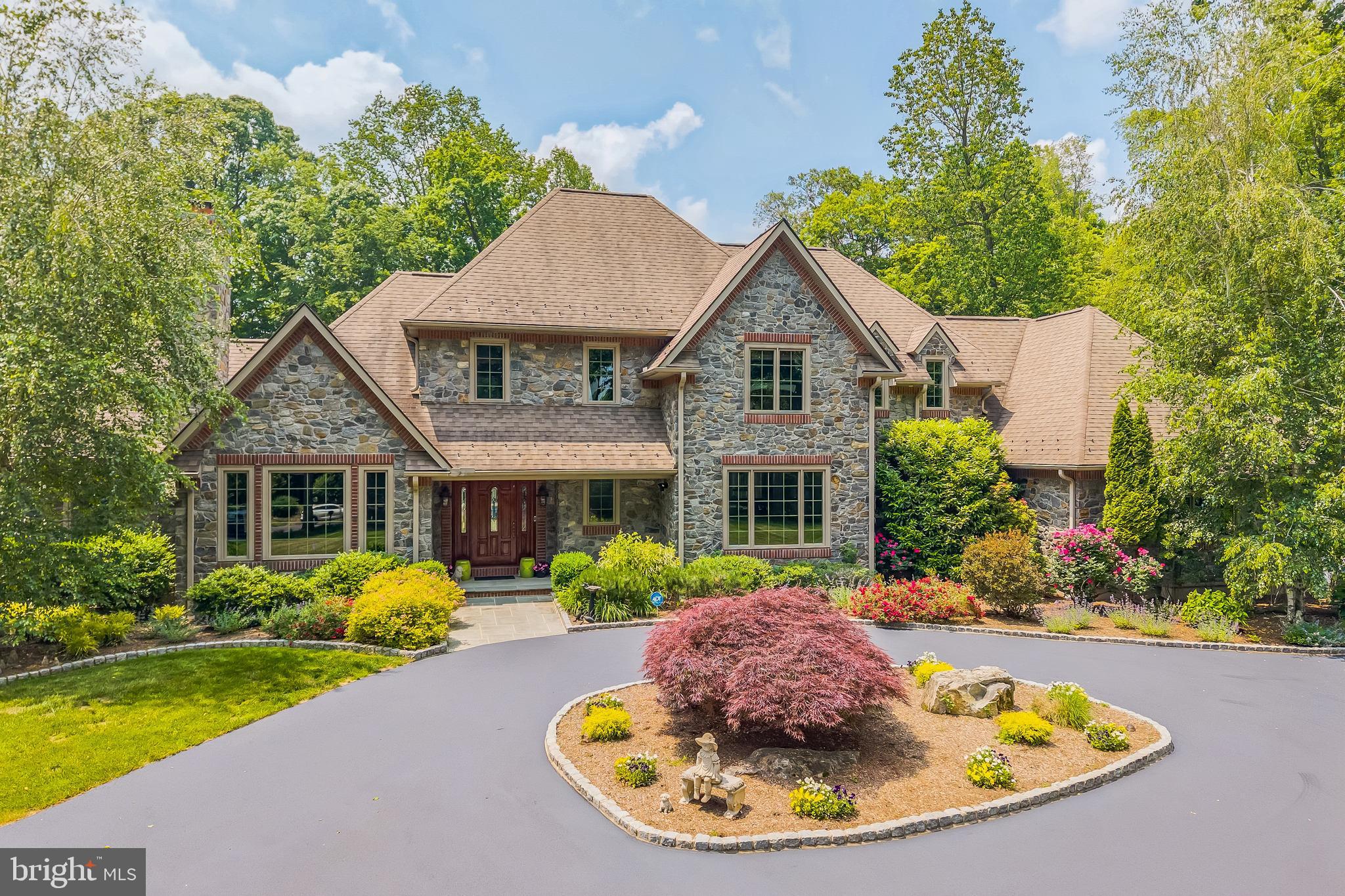 RADNOR HUNT - Residential