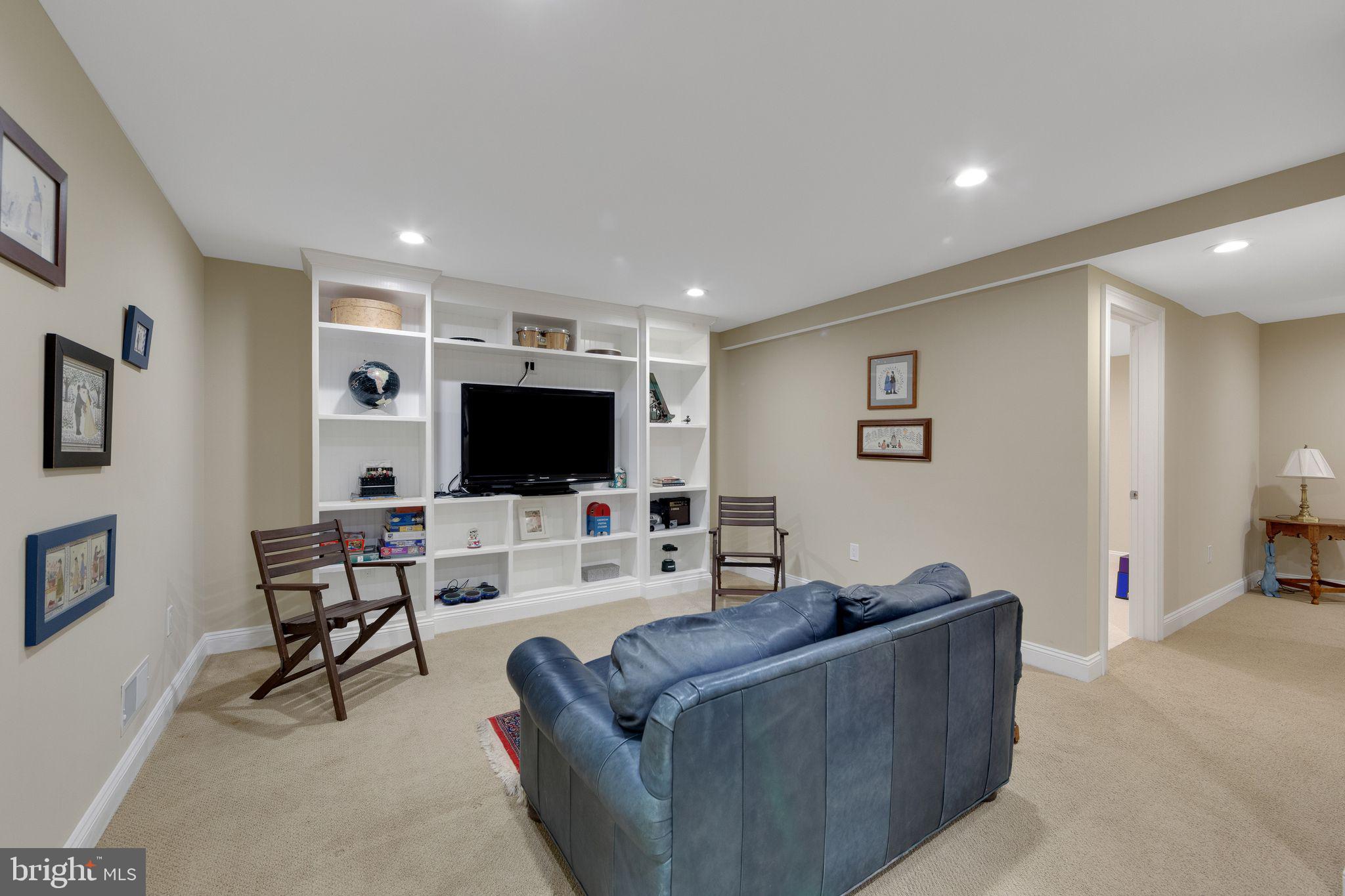 RADNOR HUNT - Residential