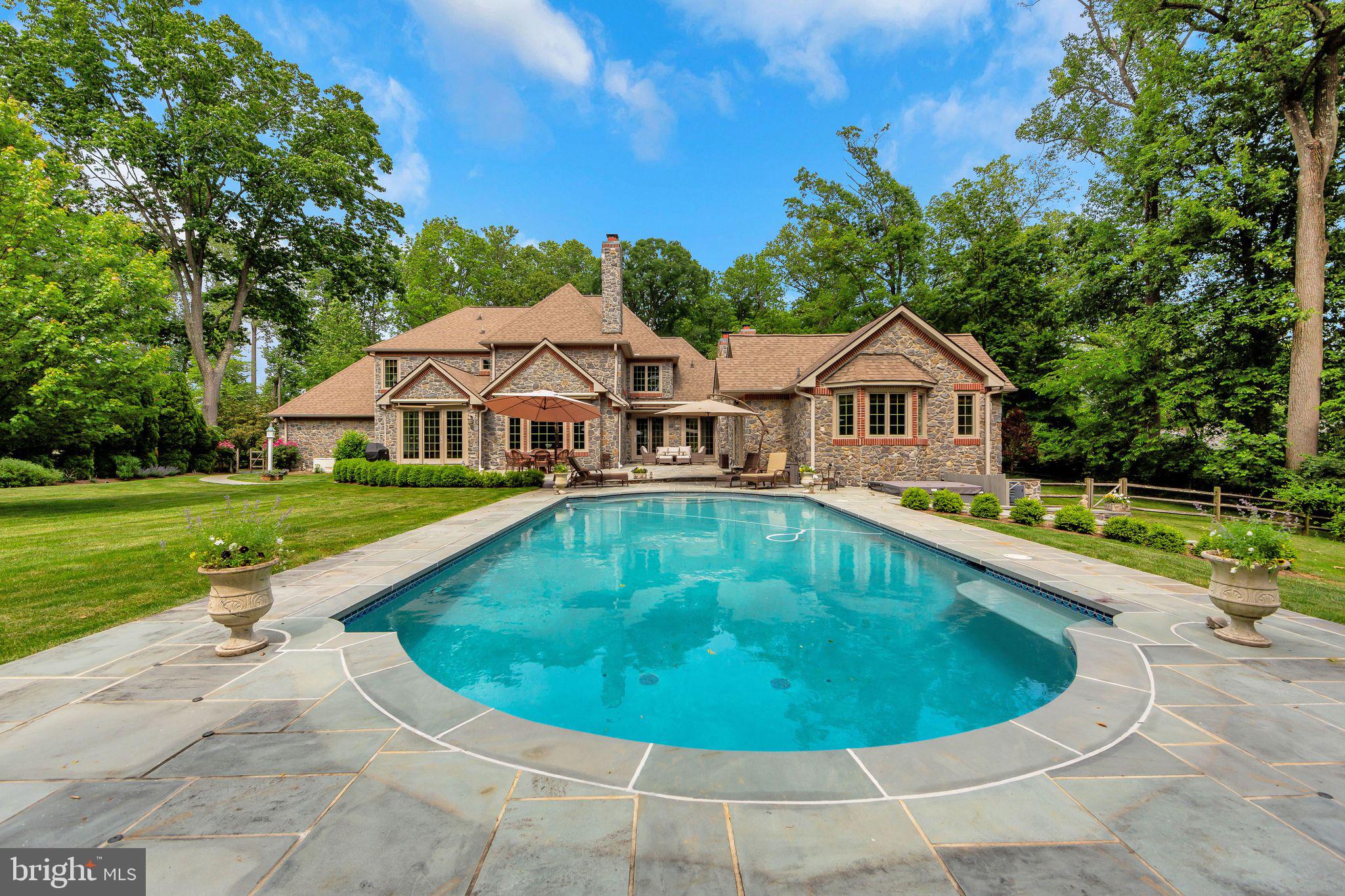 RADNOR HUNT - Residential