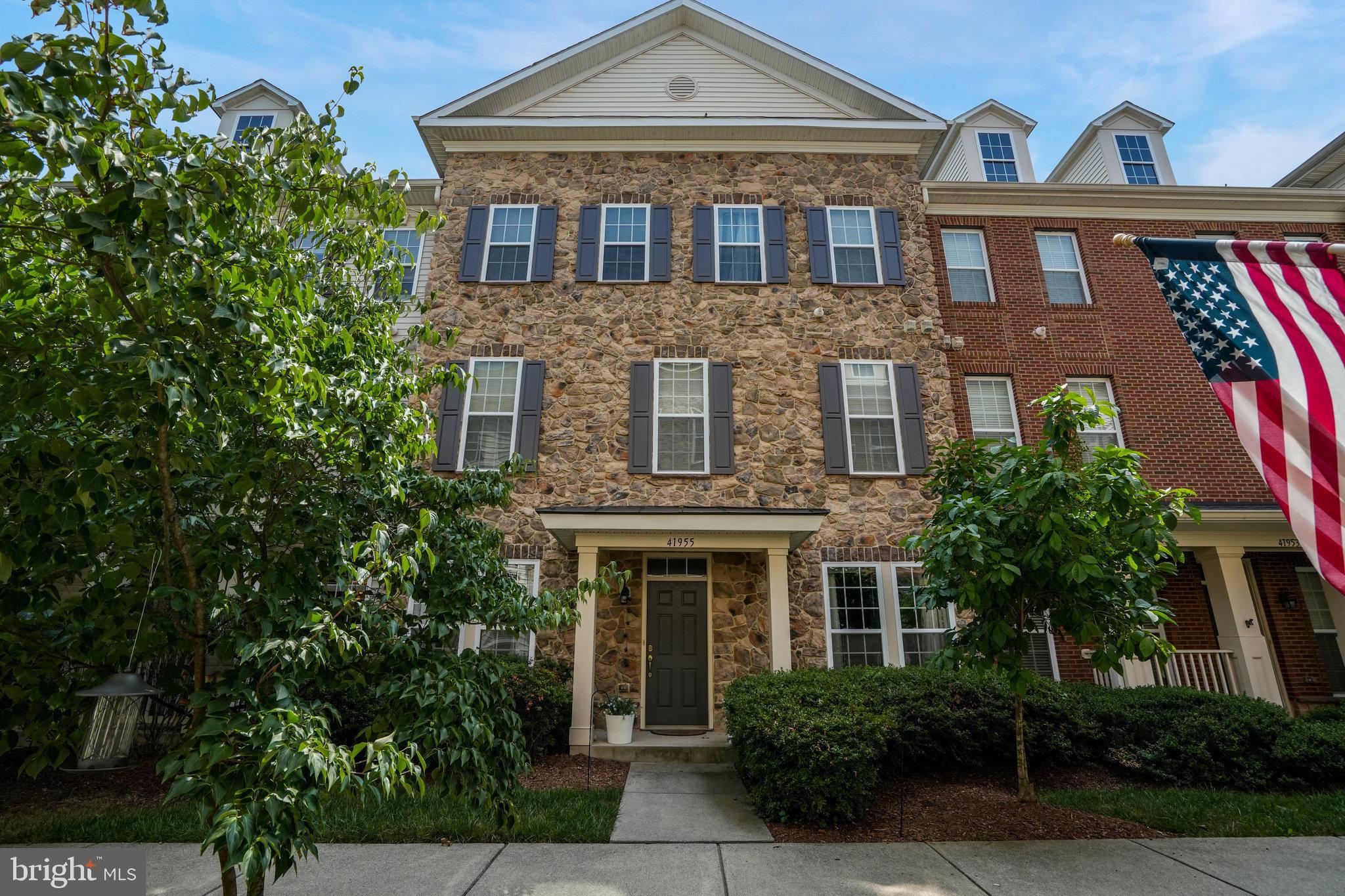 STONE SPRINGS CONDOMINIUMS - Residential