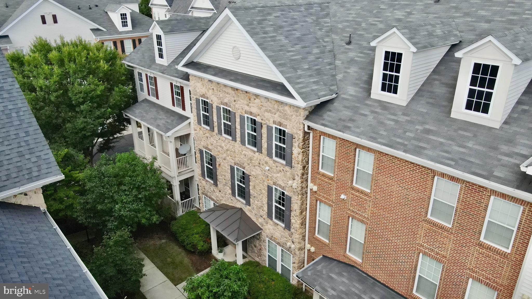 STONE SPRINGS CONDOMINIUMS - Residential