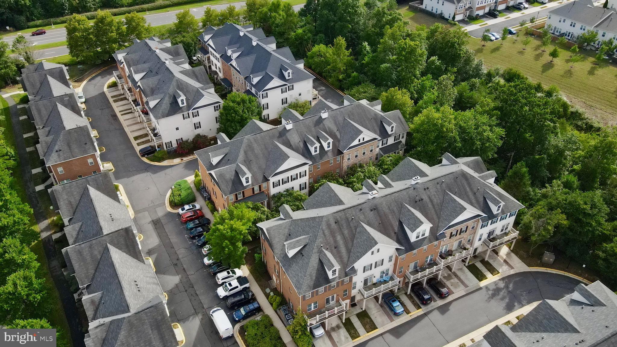 STONE SPRINGS CONDOMINIUMS - Residential