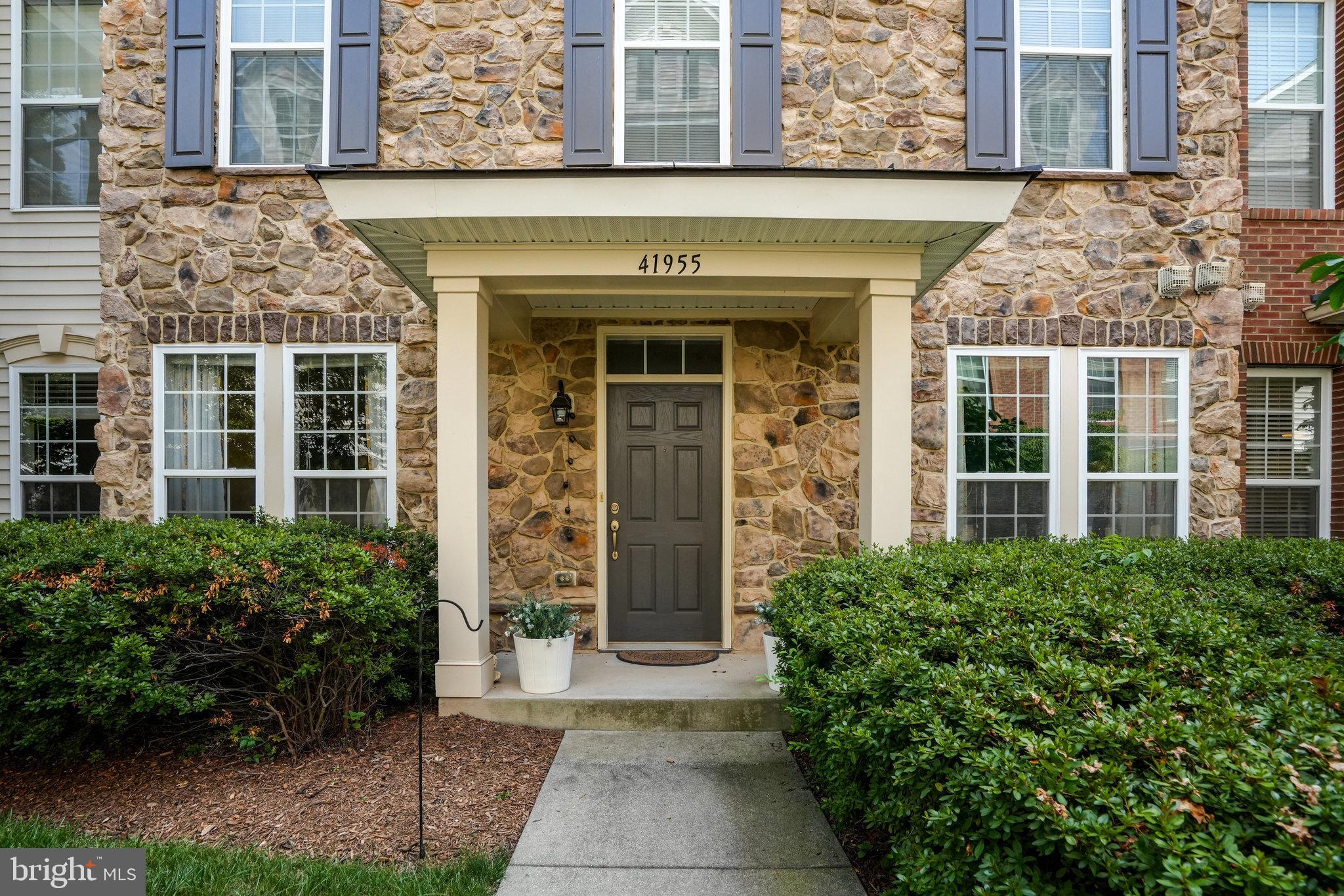 STONE SPRINGS CONDOMINIUMS - Residential