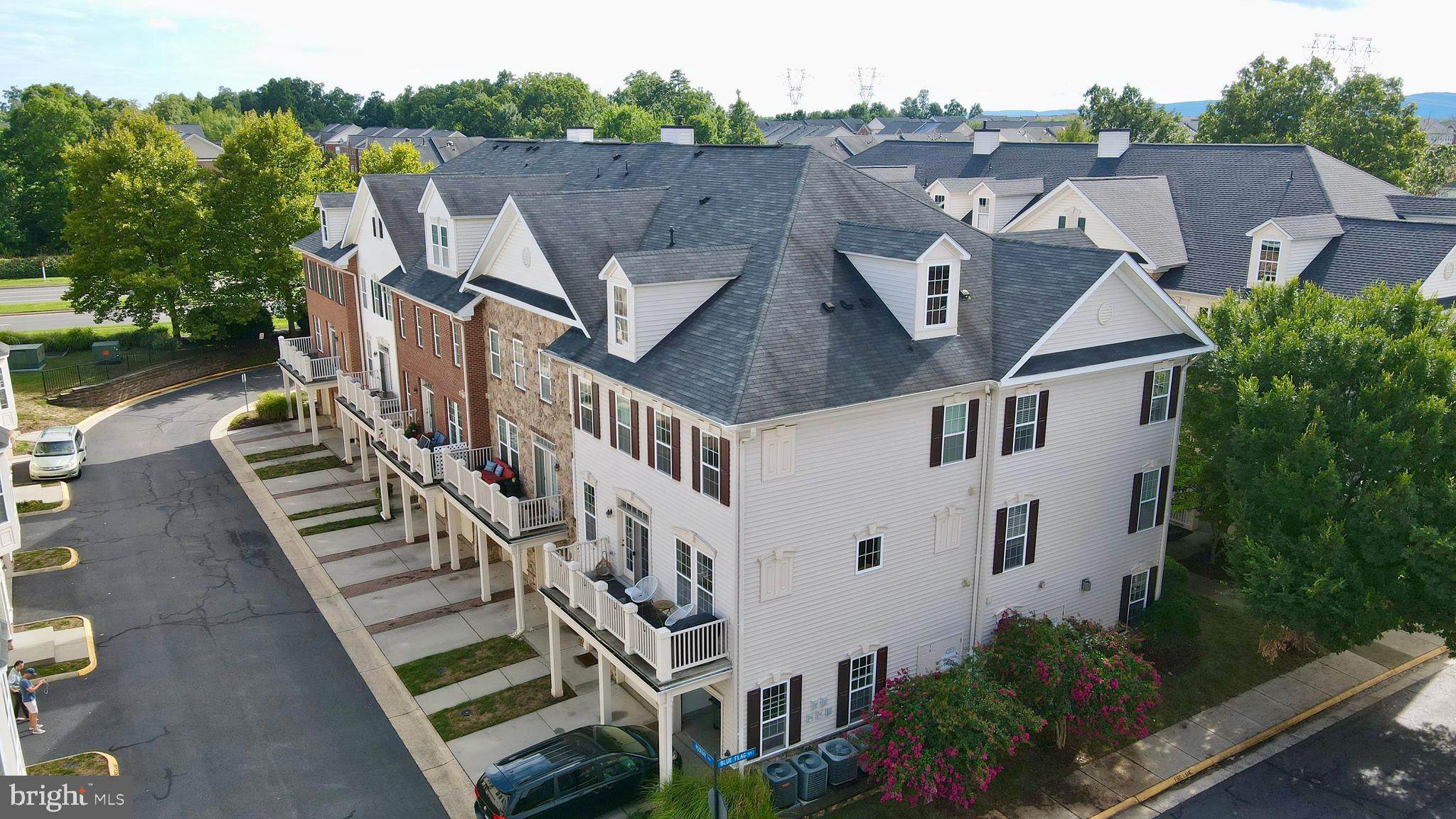 STONE SPRINGS CONDOMINIUMS - Residential